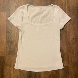 Old navy white shirt .